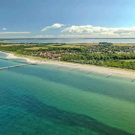 5 Sterne Ostseestuv In Der Seefahrtschule Apartment Wustrow (Fischland)