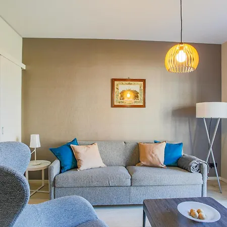 5 Sterne Ostseestuv In Der Seefahrtschule Apartman Wustrow